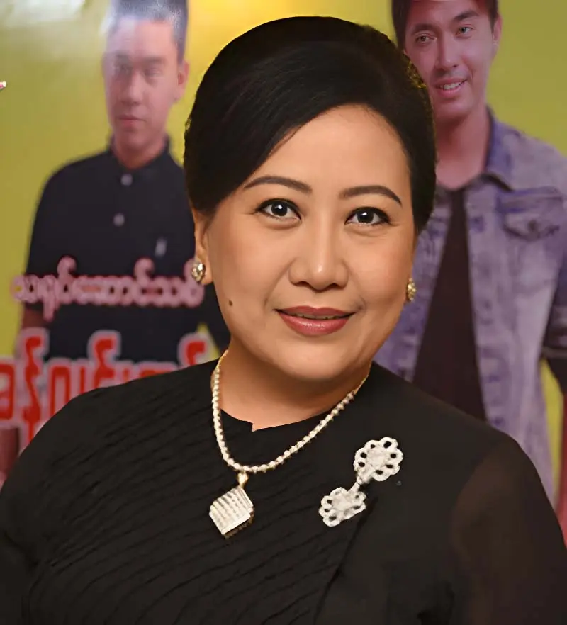 Actors Aung Khaing and Wahwah talked about the significance of true journalism.