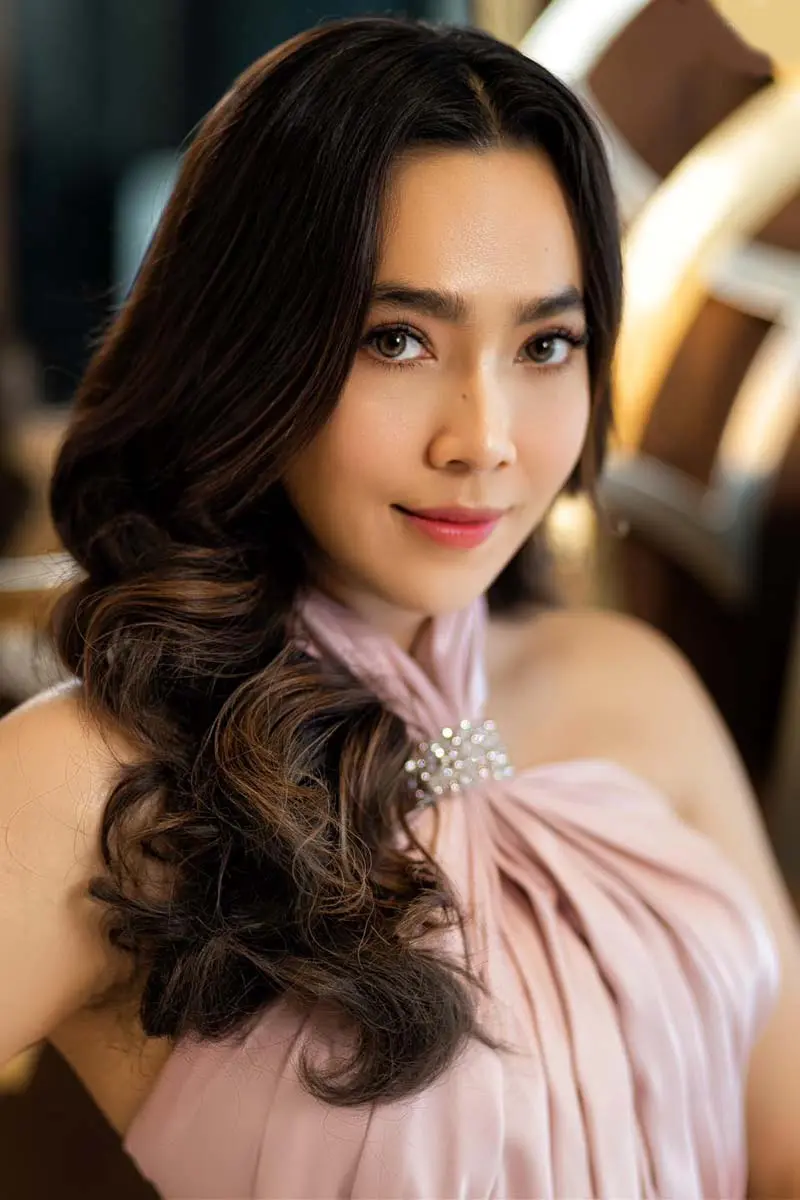 Actress Moe Hay Ko's eyes are simply gorgeous, according to actor Chan Min Ye Htut.